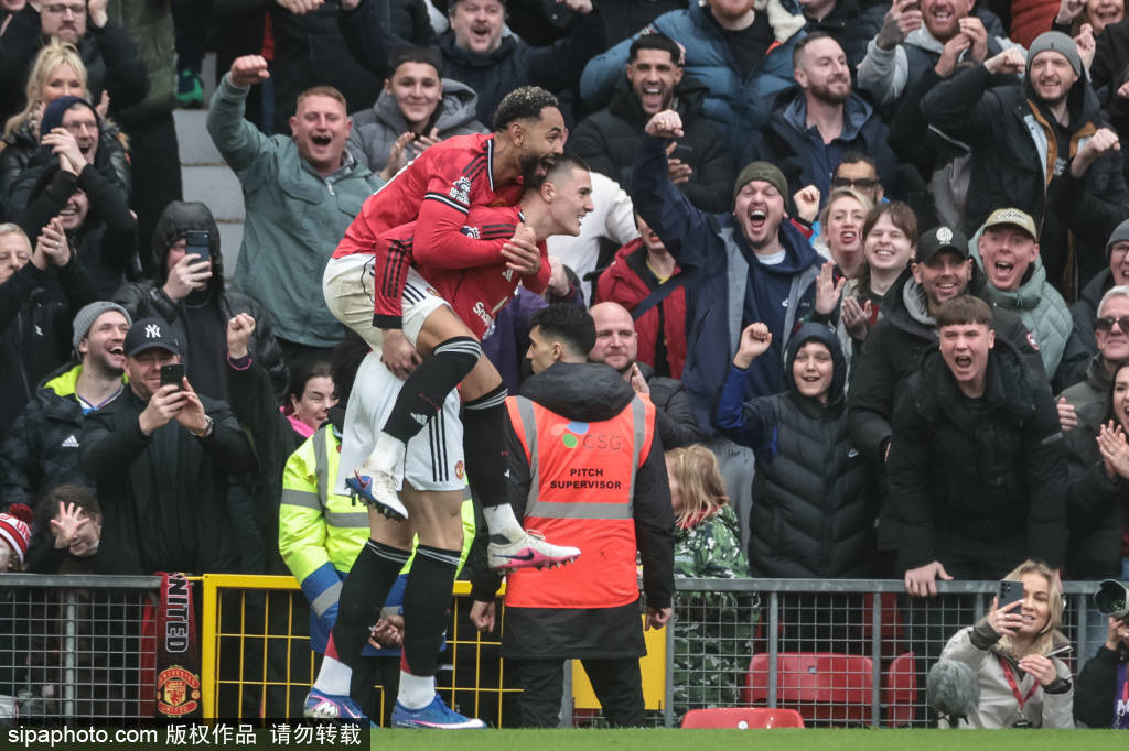 曼联防线“及时雨”！马丁内斯、多古火线复出，阿莫林冲刺欧冠添底气